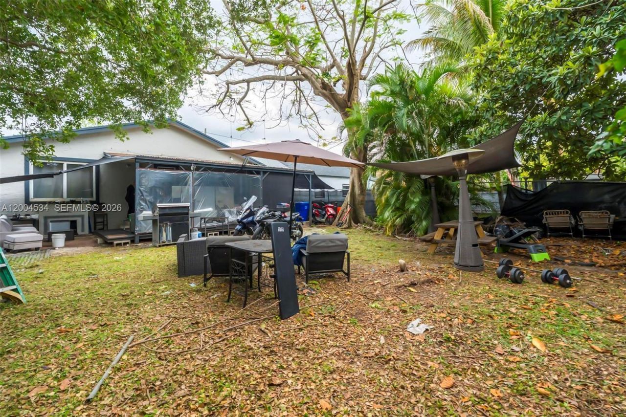 1741 NW 44th St , Miami, FL 33142 Photo