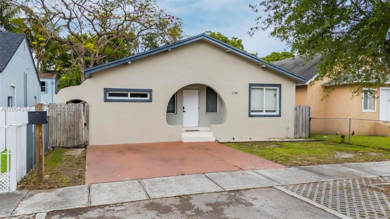 1741 NW 44th St , Miami, FL 33142 Photo
