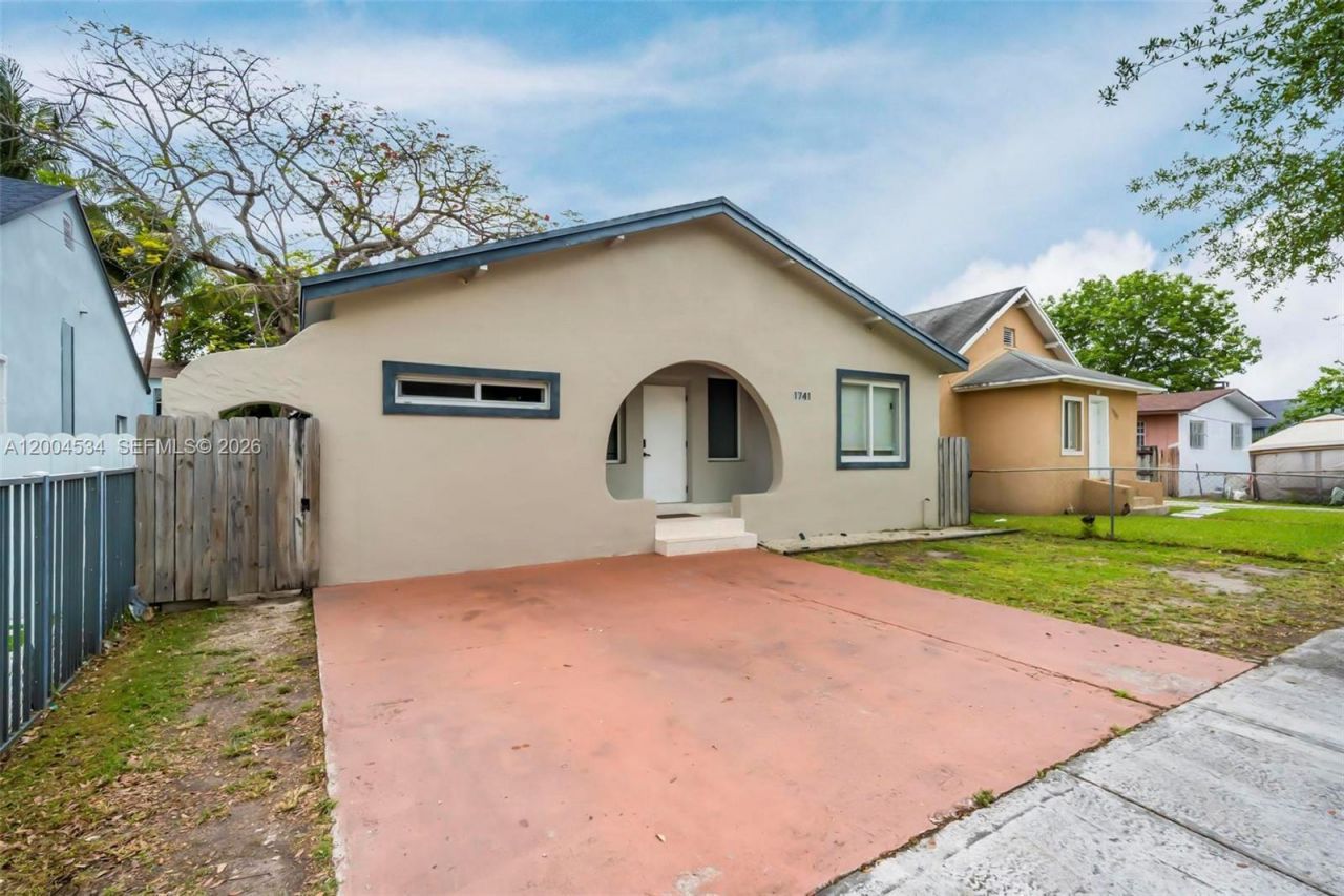 1741 NW 44th St , Miami, FL 33142 Photo
