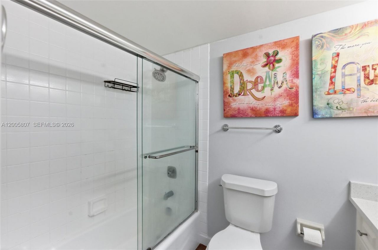 625 Oaks Dr , Unit 304, Pompano Beach, FL 33069 Photo