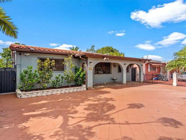 766 W 36th St , Hialeah, FL 33012