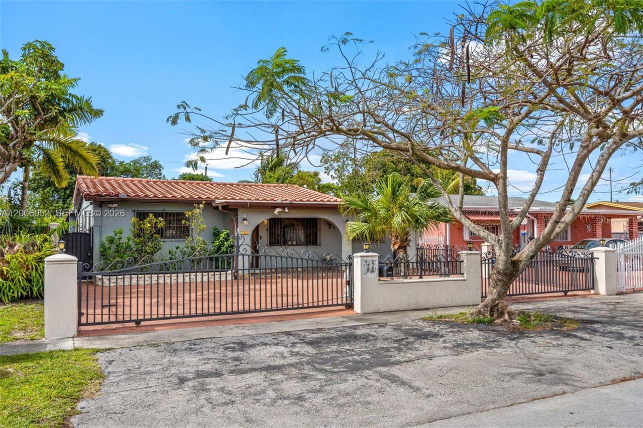 766 W 36th St , Hialeah, FL 33012 Photo