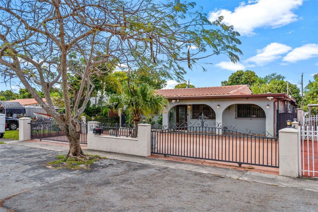 766 W 36th St , Hialeah, FL 33012 Photo