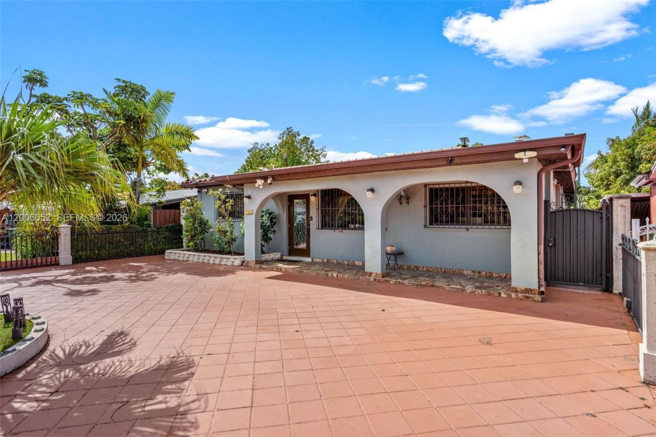 766 W 36th St , Hialeah, FL 33012 Photo