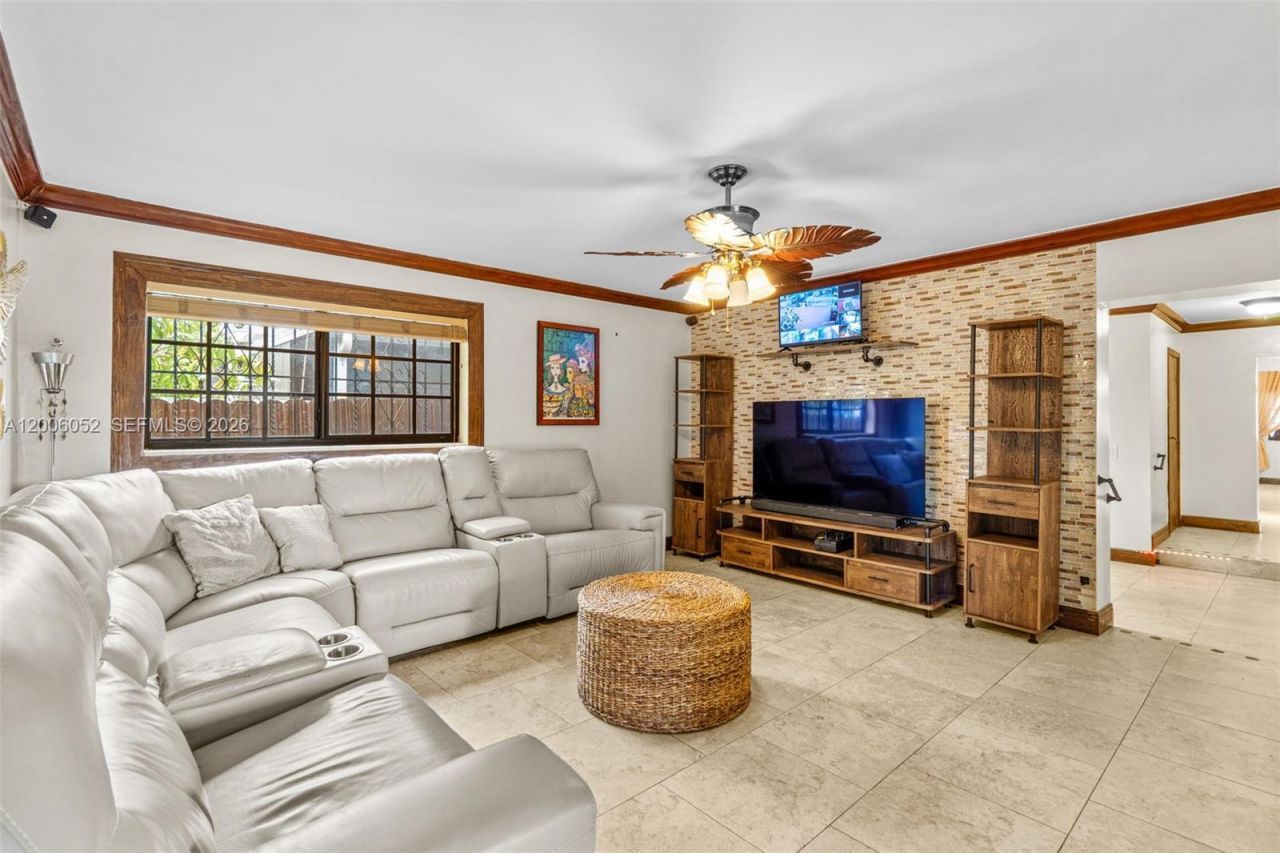 766 W 36th St , Hialeah, FL 33012 Photo