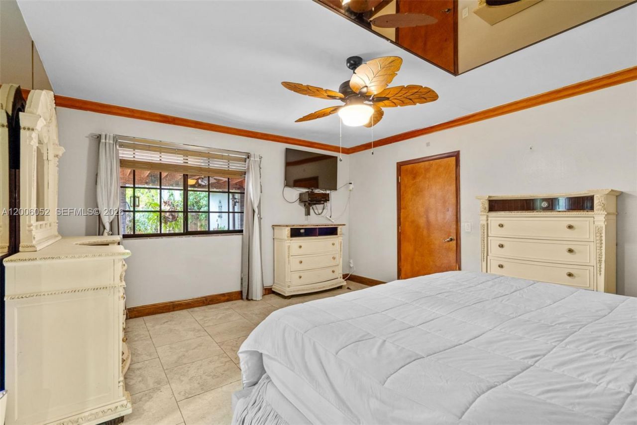 766 W 36th St , Hialeah, FL 33012 Photo
