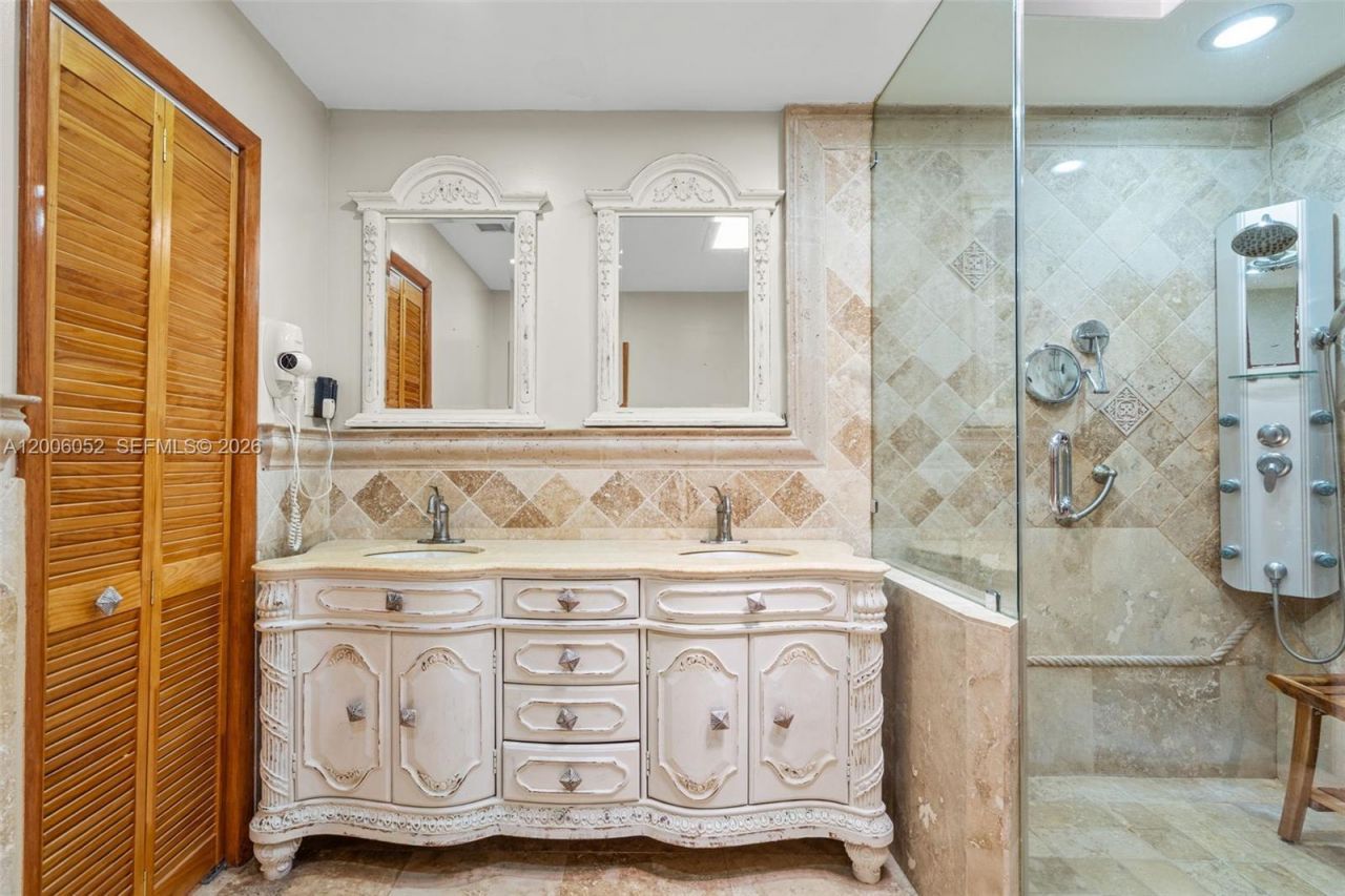 766 W 36th St , Hialeah, FL 33012 Photo