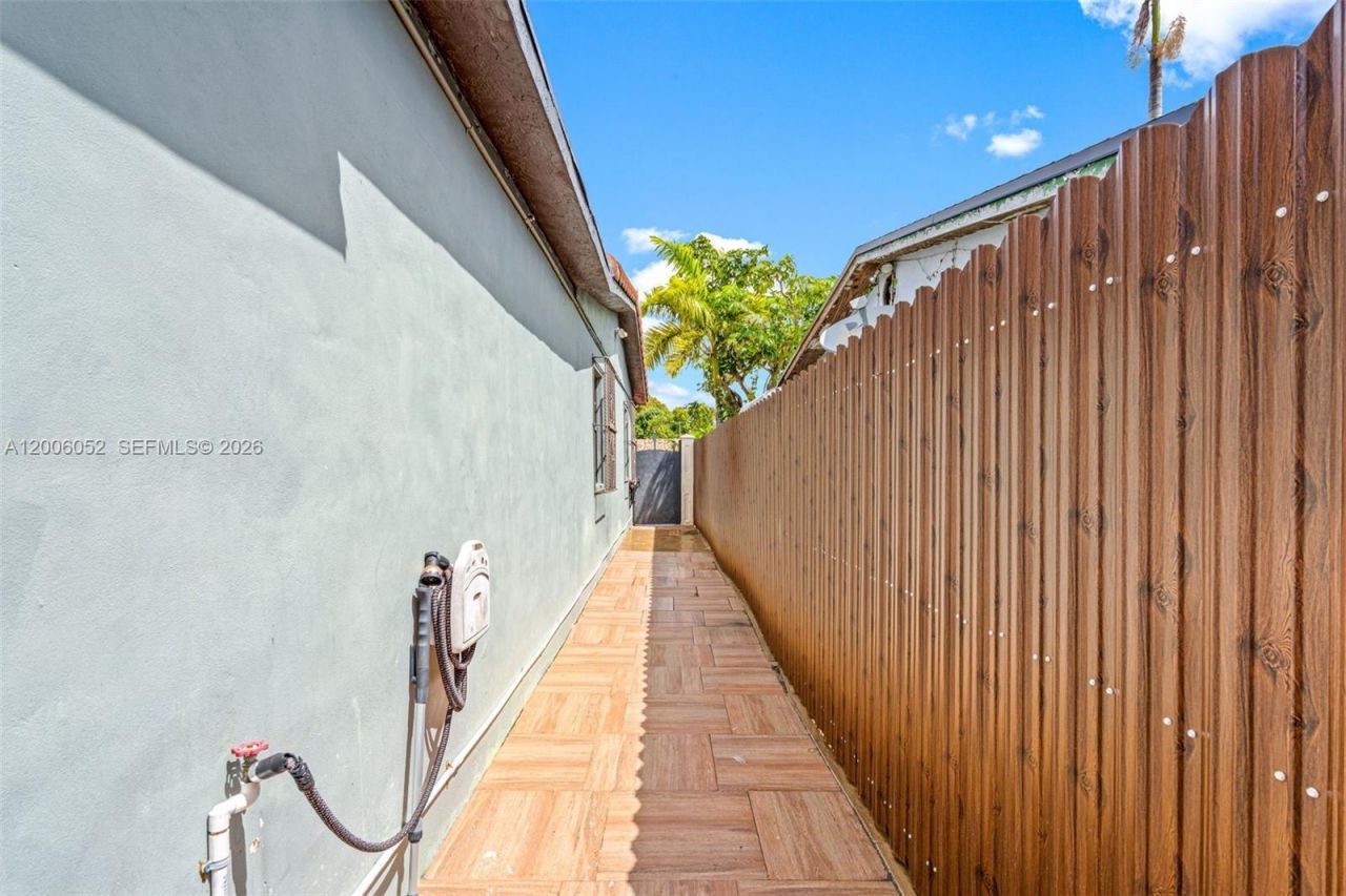 766 W 36th St , Hialeah, FL 33012 Photo