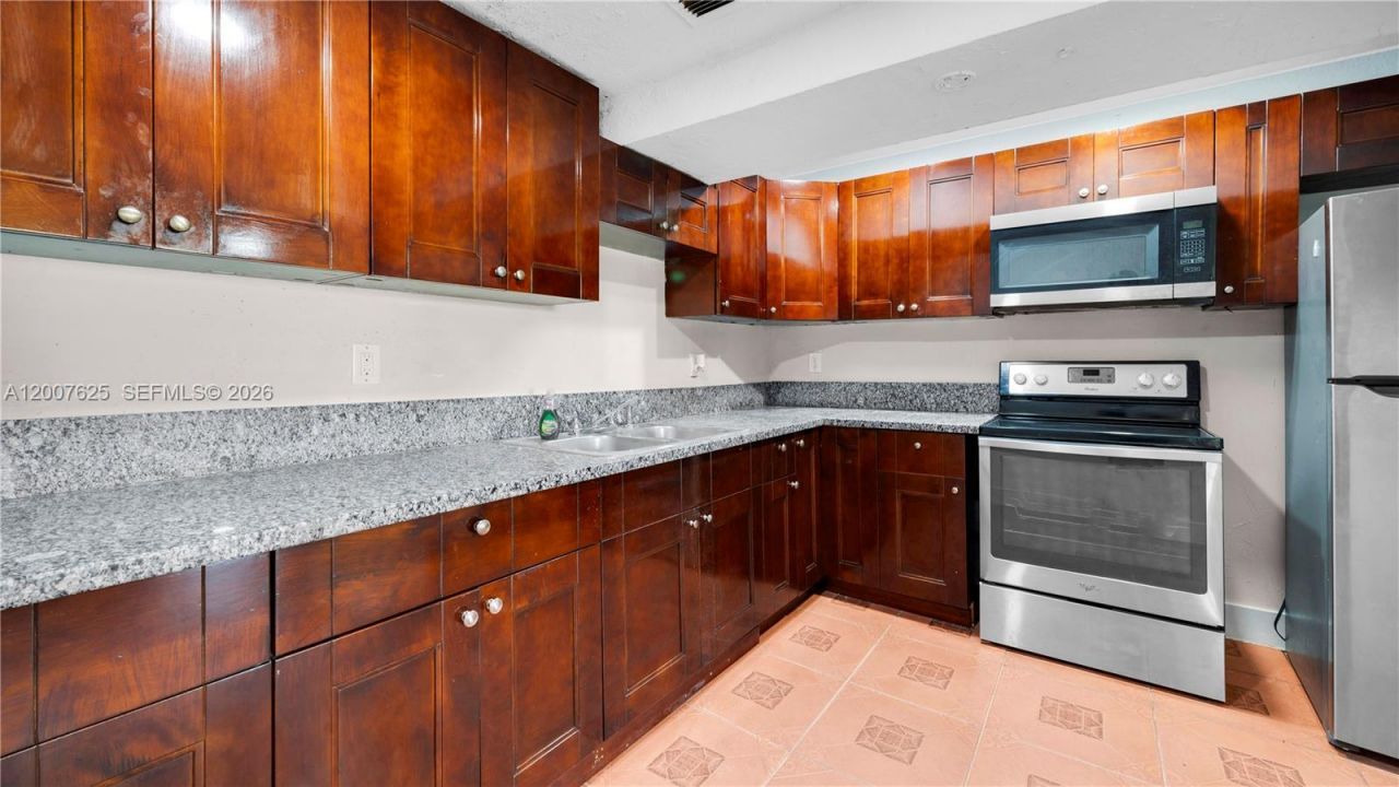 1124 NW 100th Ter, Unit 2, Miami, FL 33150 Photo