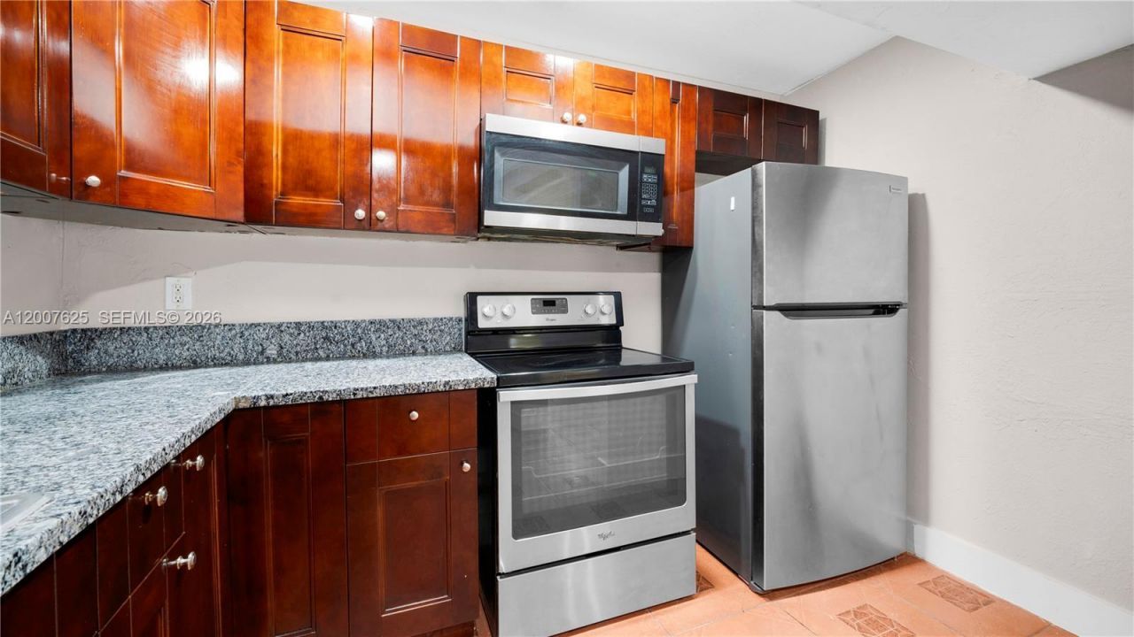 1124 NW 100th Ter, Unit 2, Miami, FL 33150 Photo