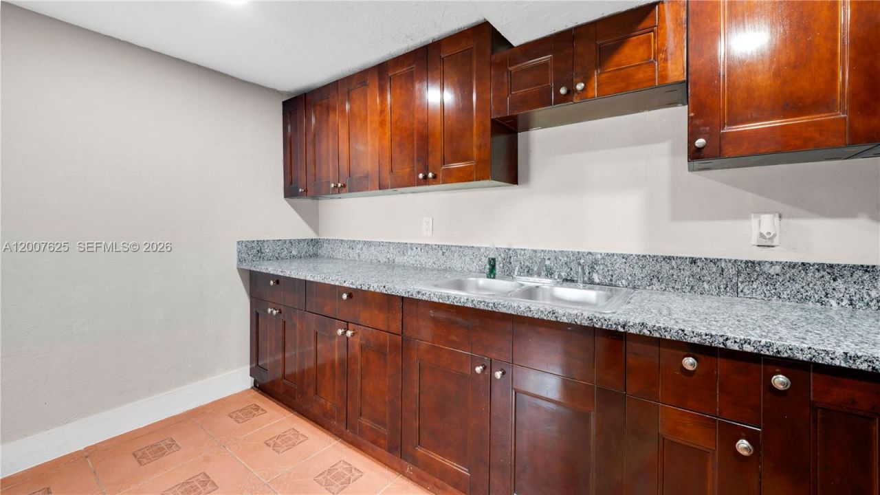 1124 NW 100th Ter, Unit 2, Miami, FL 33150 Photo