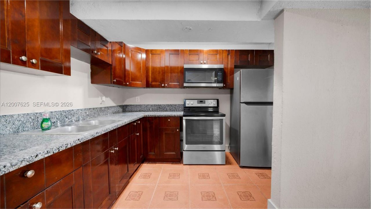 1124 NW 100th Ter, Unit 2, Miami, FL 33150 Photo