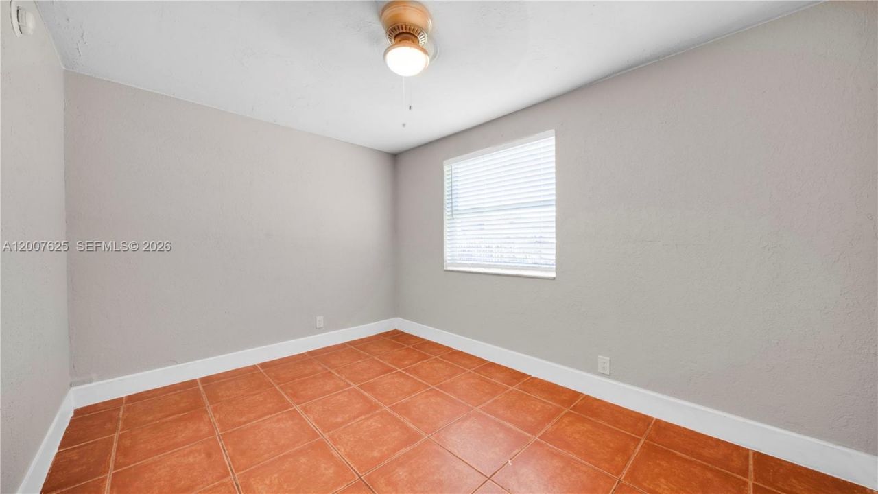 1124 NW 100th Ter, Unit 2, Miami, FL 33150 Photo