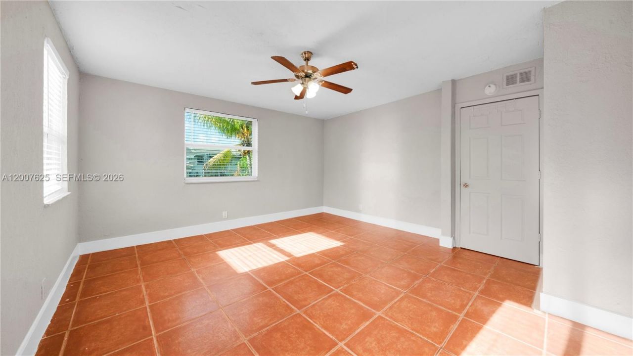 1124 NW 100th Ter, Unit 2, Miami, FL 33150 Photo