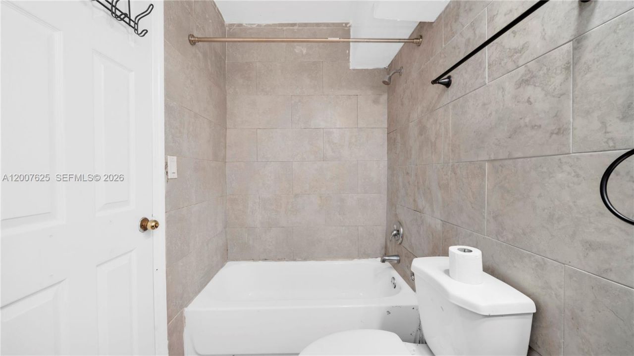 1124 NW 100th Ter, Unit 2, Miami, FL 33150 Photo
