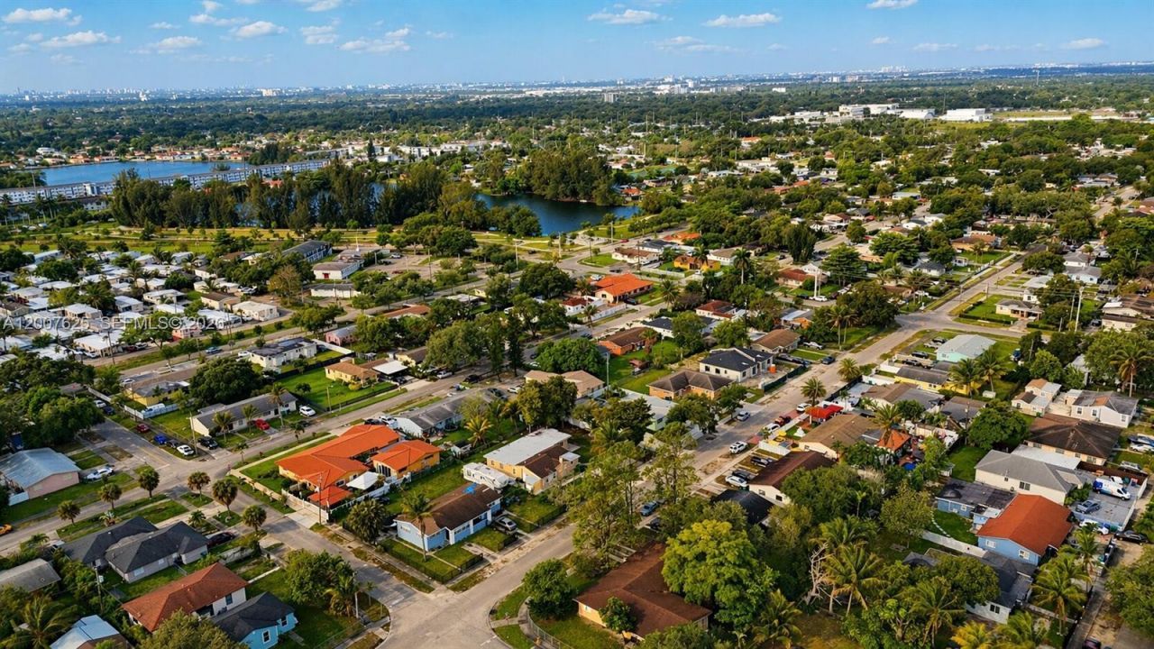 1124 NW 100th Ter, Unit 2, Miami, FL 33150 Photo