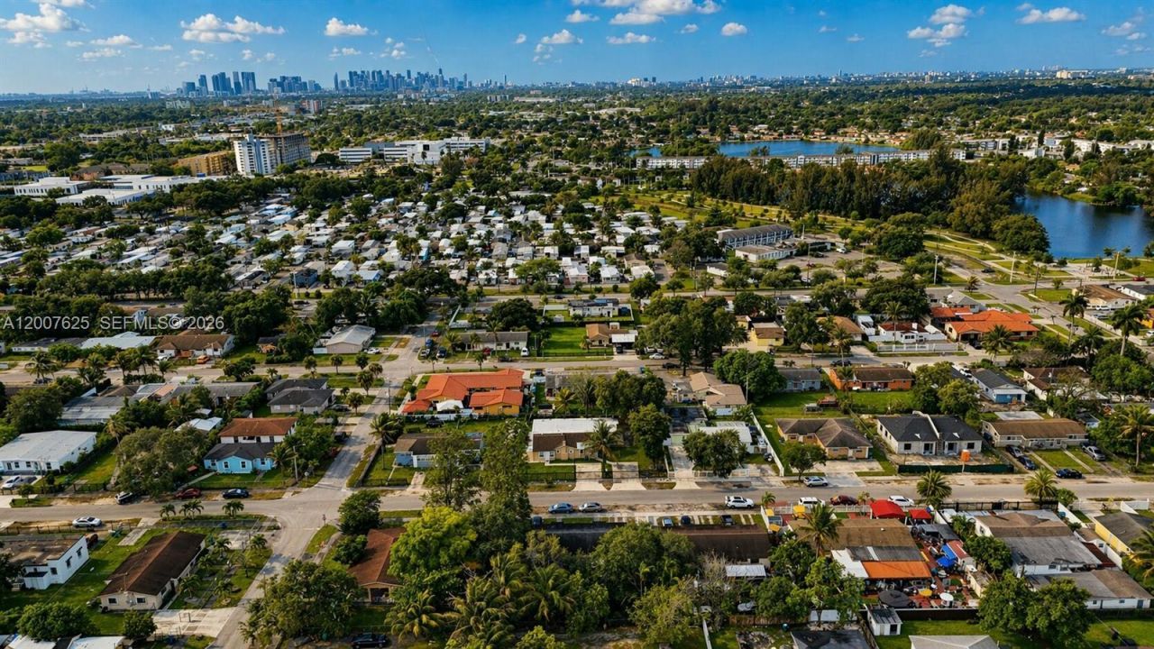 1124 NW 100th Ter, Unit 2, Miami, FL 33150 Photo