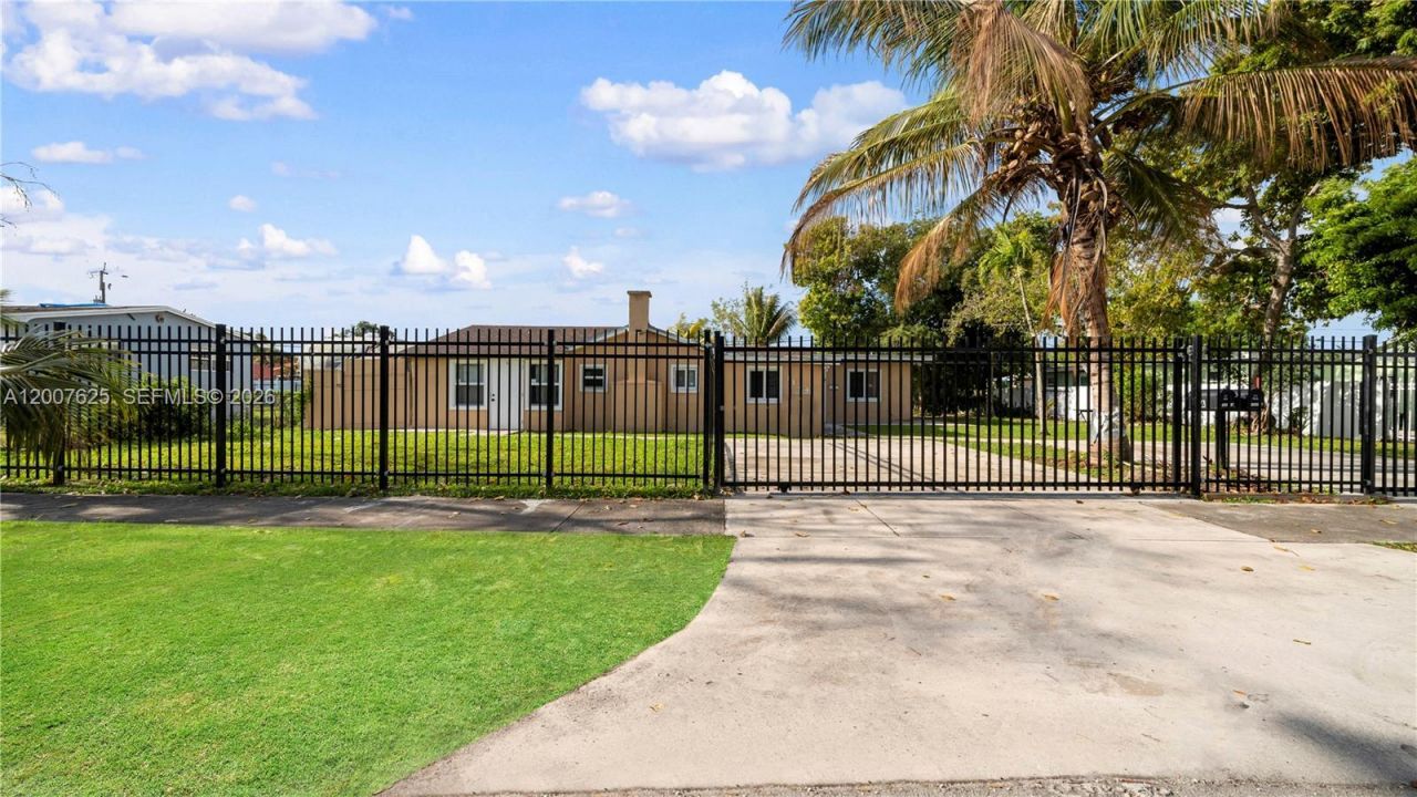 1124 NW 100th Ter, Unit 2, Miami, FL 33150 Photo
