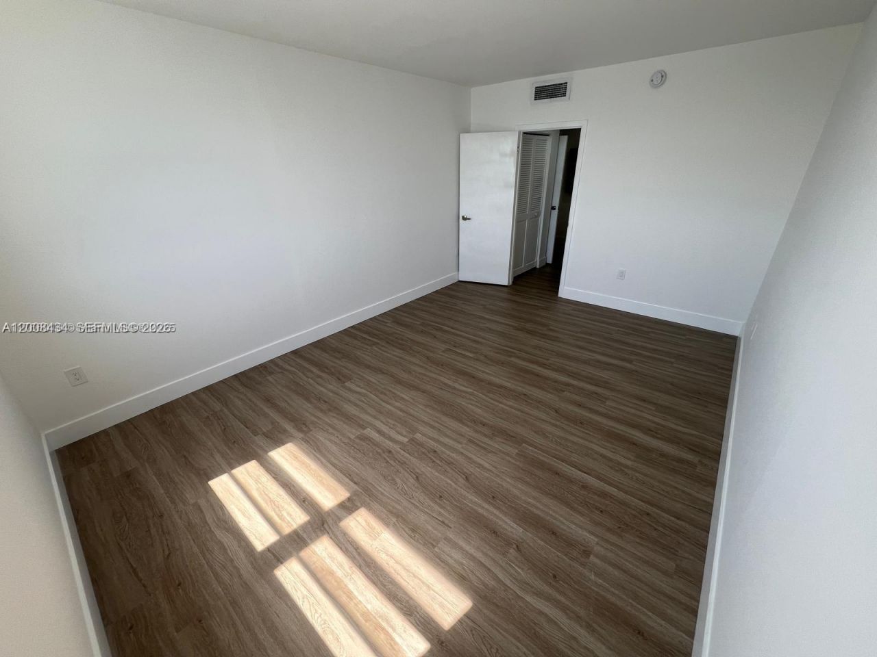 500 Bayview Dr , Unit 1120, Sunny Isles Beach, FL 33160 Photo