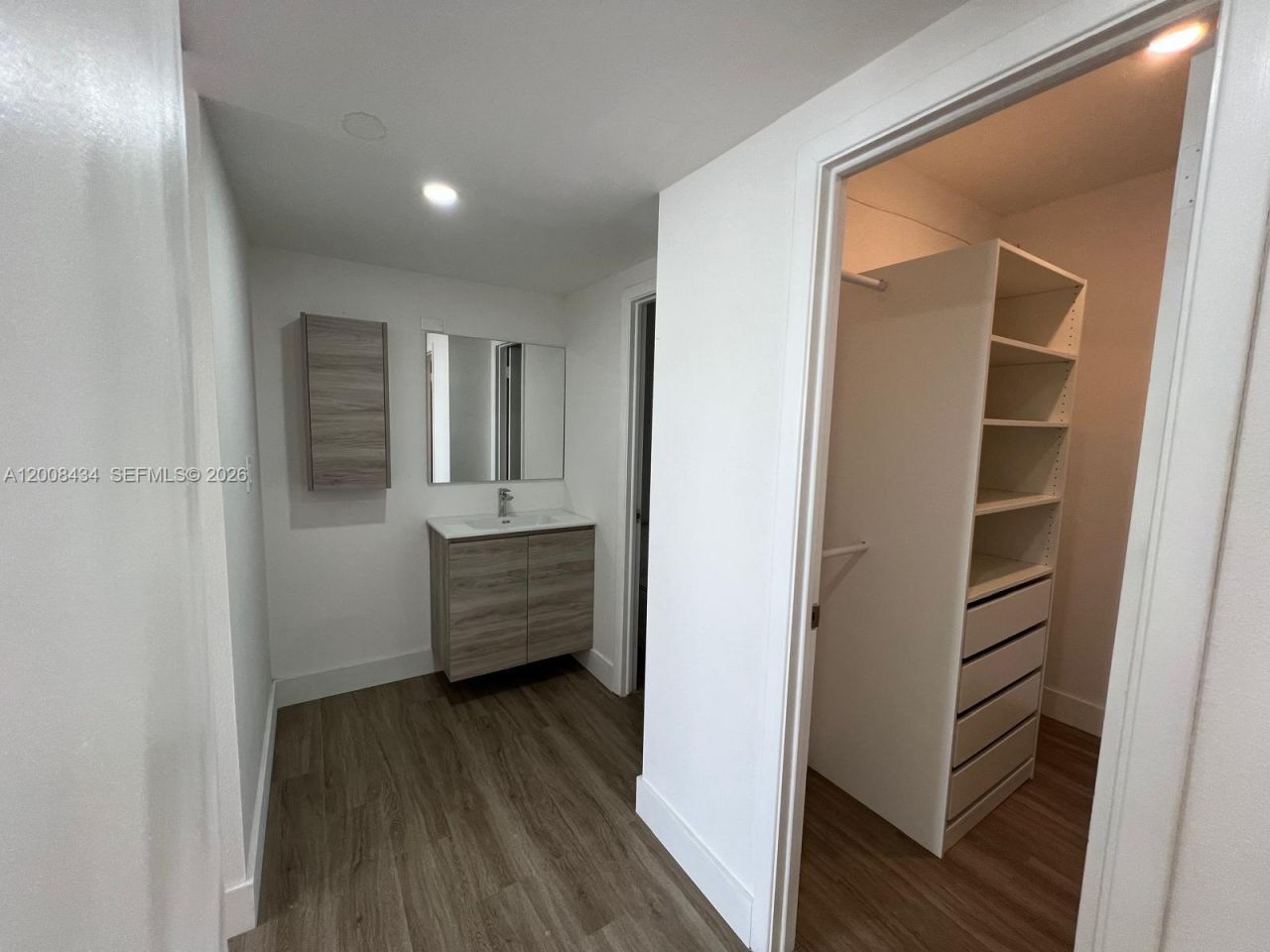 500 Bayview Dr , Unit 1120, Sunny Isles Beach, FL 33160 Photo