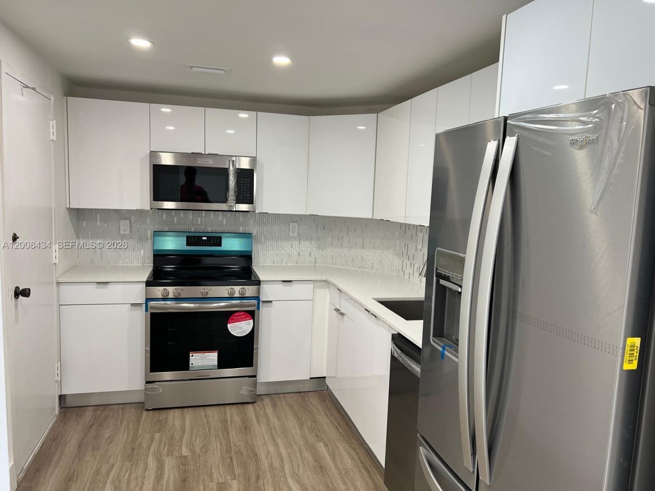 500 Bayview Dr , Unit 1120, Sunny Isles Beach, FL 33160 Photo