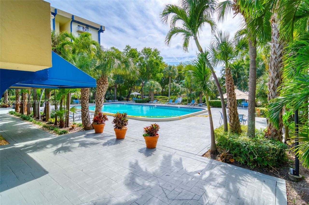 801 NW 47th Ave, Unit 515W, Miami, FL 33126 Photo