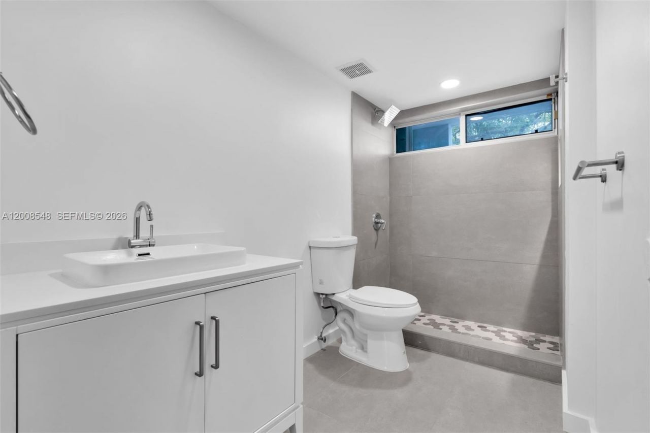 269 NW 7th St, Unit 121, Miami, FL 33136 Photo