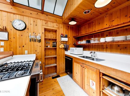 706 Gary Lane, Unit B or 2, Stateline, NV 89449 Photo