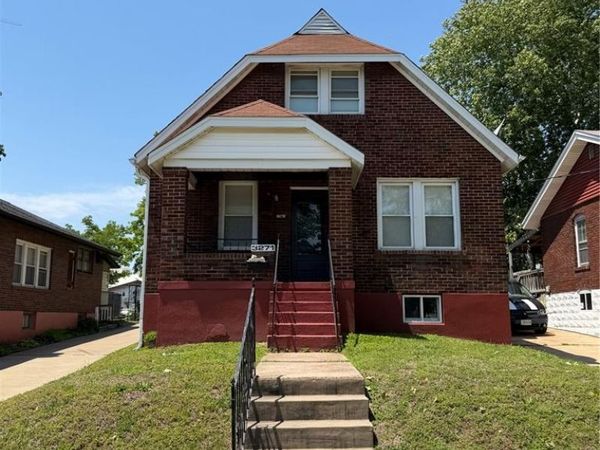 3271 Marshall Avenue, St John, MO 63114