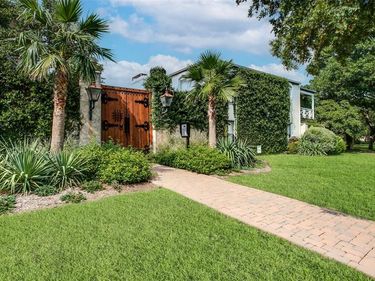 5911 E University Boulevard, Unit 206, Dallas, TX 75206