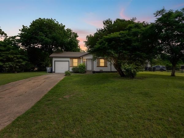 8033 Komalty Drive , Dallas, TX 75217