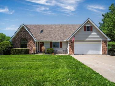 1720 Paddock Drive, Kearney, MO 64060