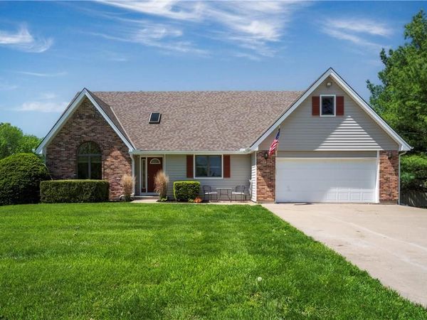 1720 Paddock Drive, Kearney, MO 64060
