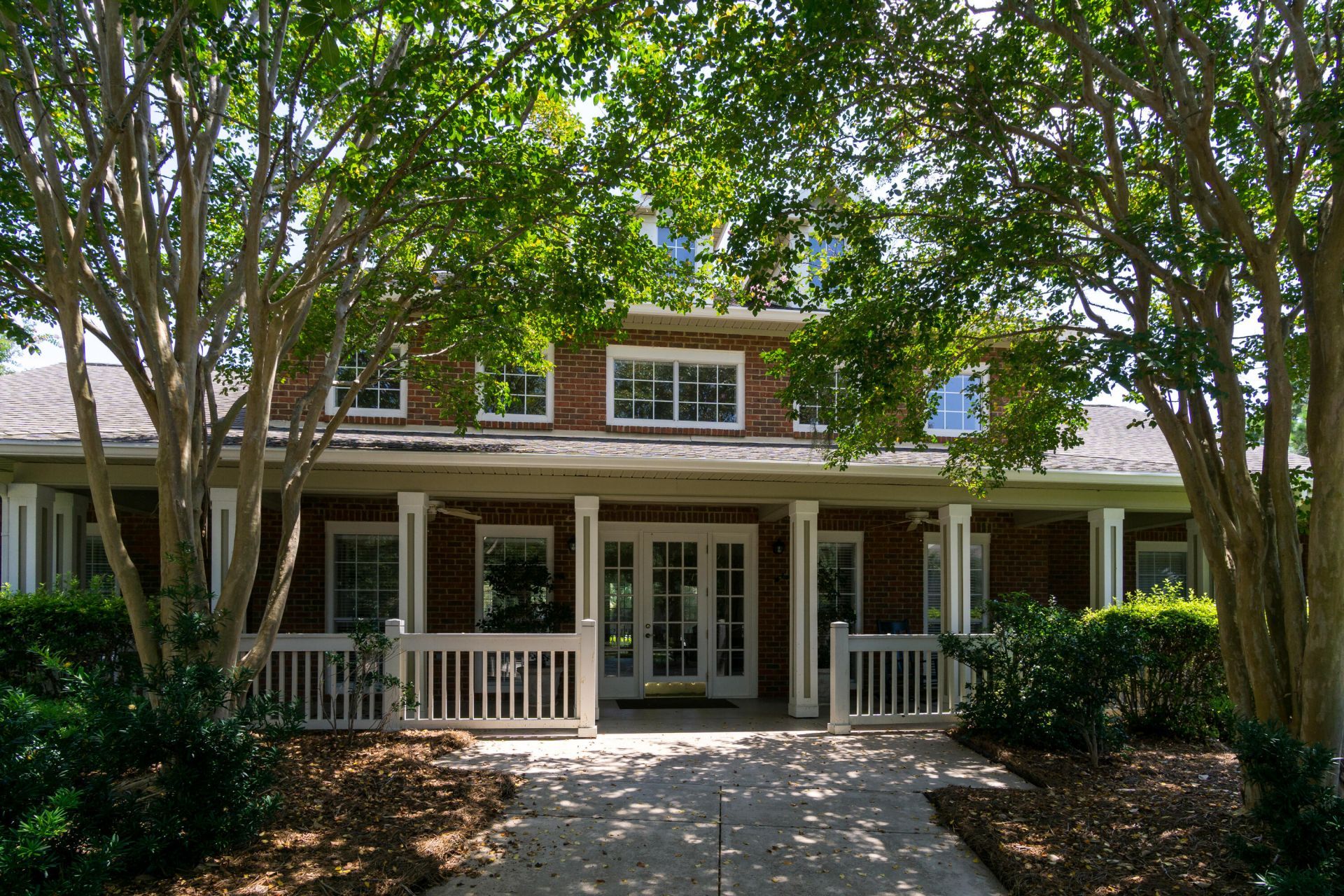 1600 Long Grove Drive Photo 16