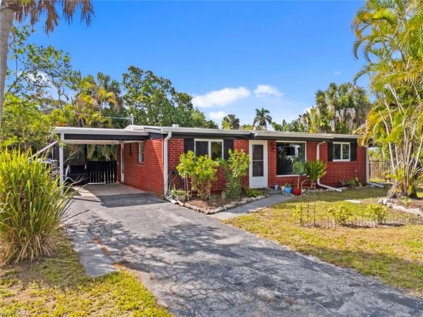 1363 Barbizon LN, NAPLES, FL 34104