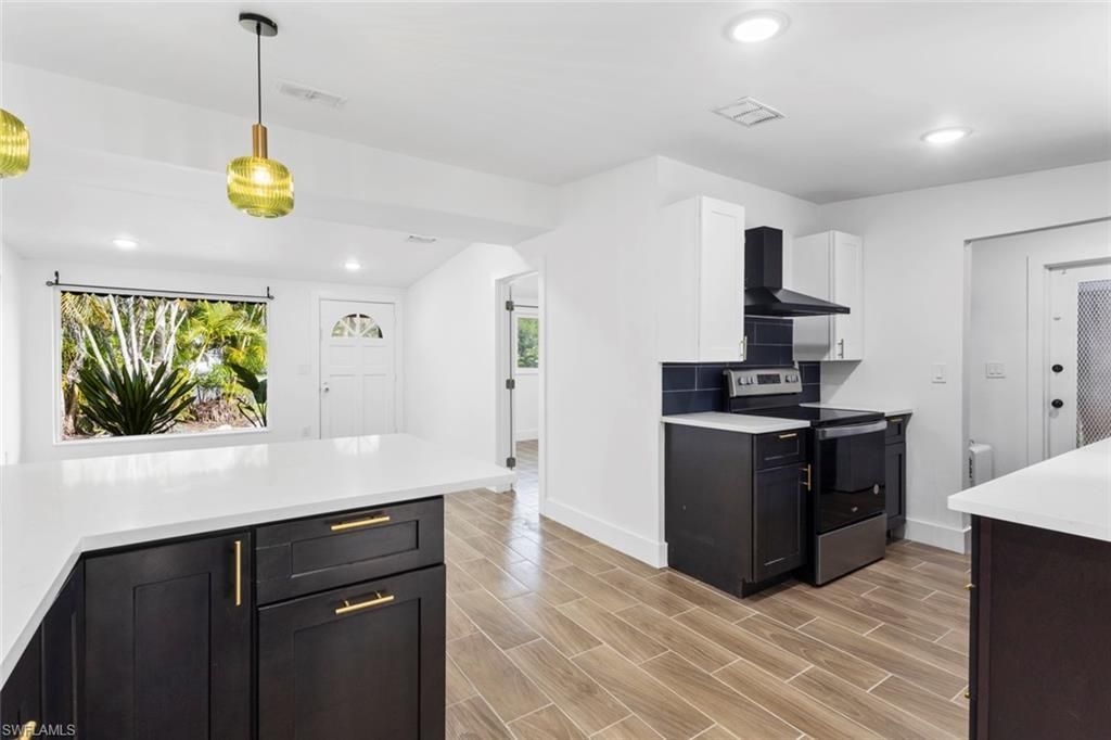 1363 Barbizon Ln, Naples, FL 34104 Photo