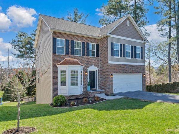 3230 Clearview DR, Roanoke, VA 24018