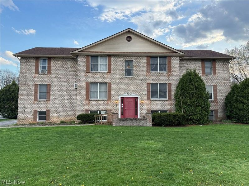 918 Pearson Circle, Unit 2, Boardman, OH 44512 Photo 1