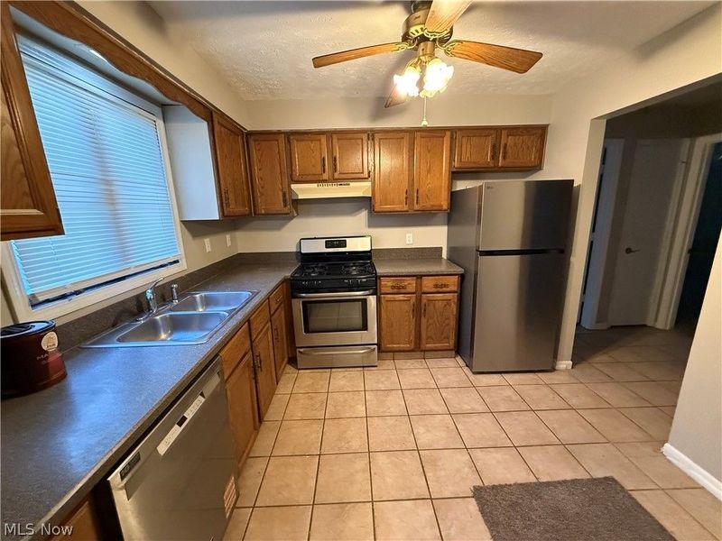918 Pearson Circle, Unit 2, Boardman, OH 44512 Photo 4