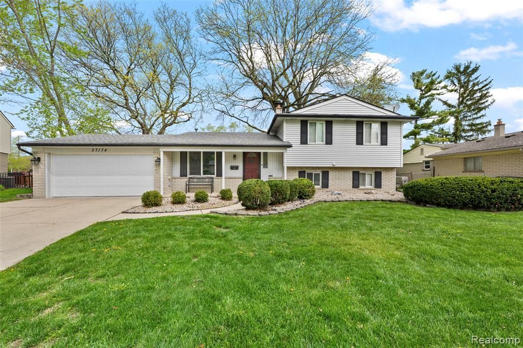 37174 Sunnydale Street, Livonia, MI 48154 Main Photo
