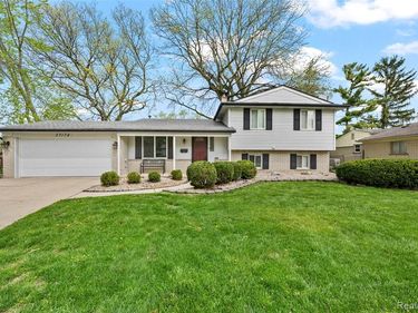 37174 Sunnydale Street, Livonia, MI 48154