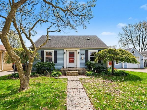 22460 Daniels Street, St. Clair Shores, MI 48081