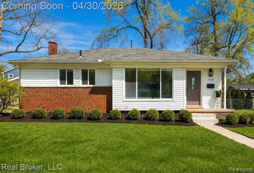 8410 Northfield Boulevard, Oak Park, MI 48237 Main Photo