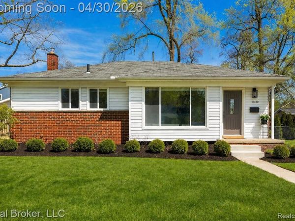 8410 Northfield Boulevard, Oak Park, MI 48237