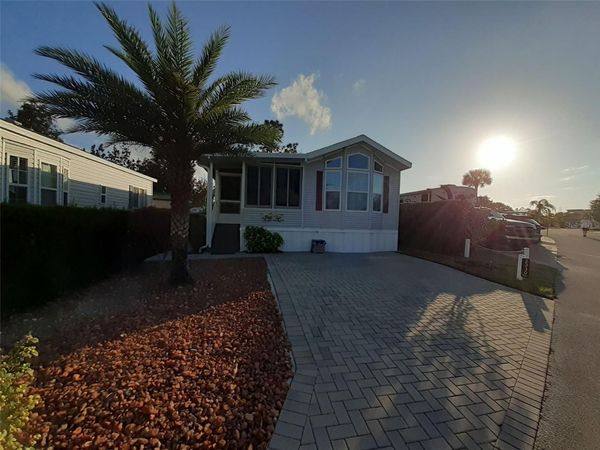 2330 LIMEWOOD AVENUE , Unit 051, CLERMONT, FL 34714