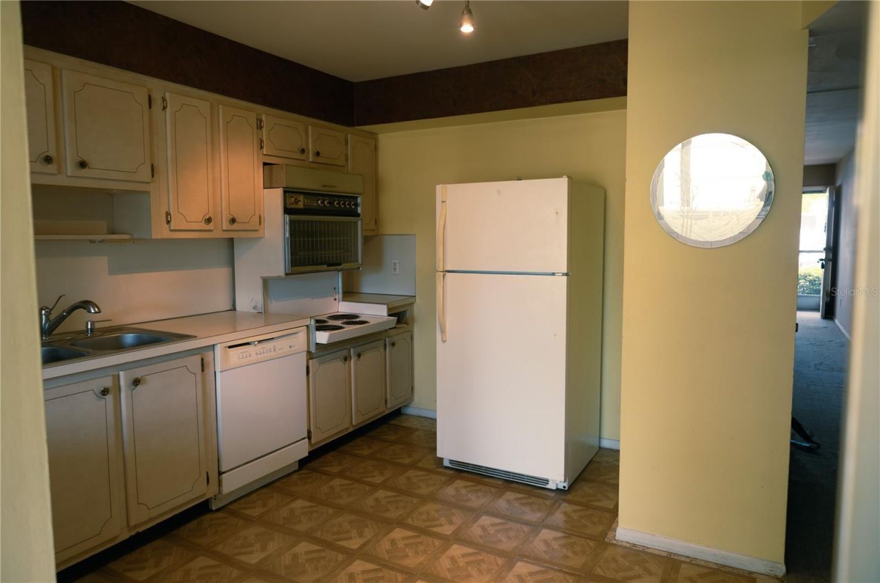 6645 1st Avenue N, Unit 103, Saint Petersburg, FL 33710 Photo
