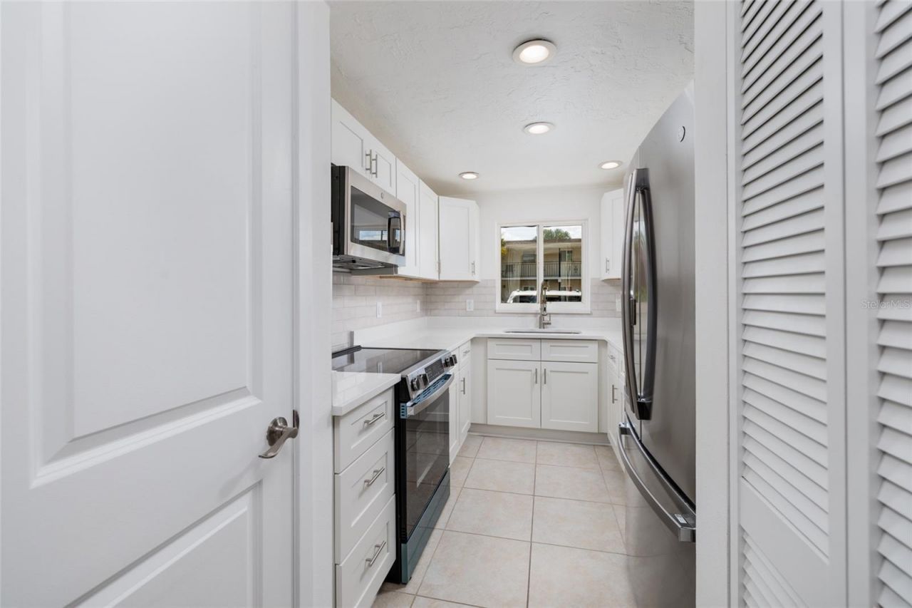 4550 Overlook Drive Ne, Unit 154, Saint Petersburg, FL 33703 Photo