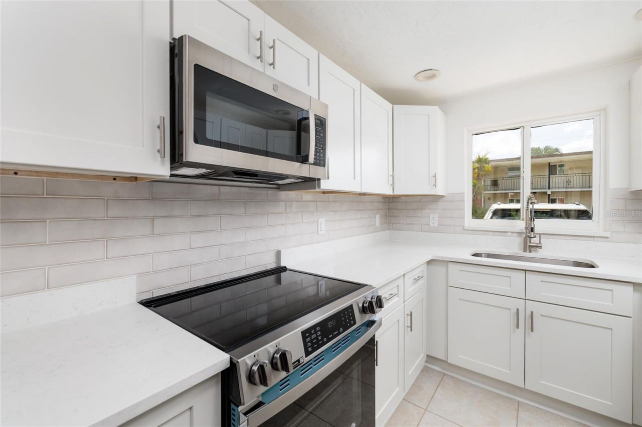 4550 Overlook Drive Ne, Unit 154, Saint Petersburg, FL 33703 Photo