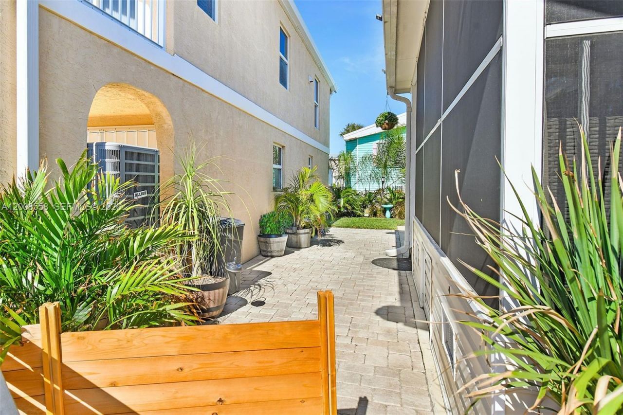 10725 S Ocean Dr #311, Jensen Beach, FL 34957 Photo