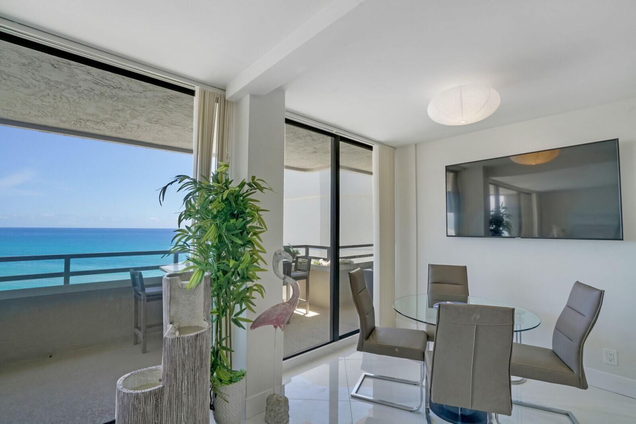 3560 S Ocean Boulevard, Unit Ph4, South Palm Beach, FL 33480 Photo